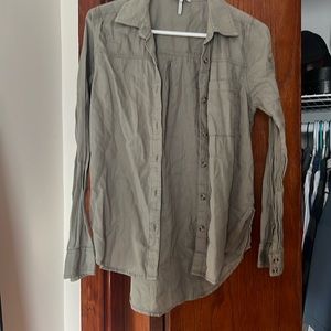 BKE green button up size small